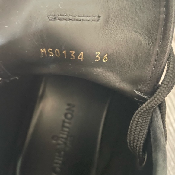 Louis Vuitton Sneakers - Picture 2 of 2